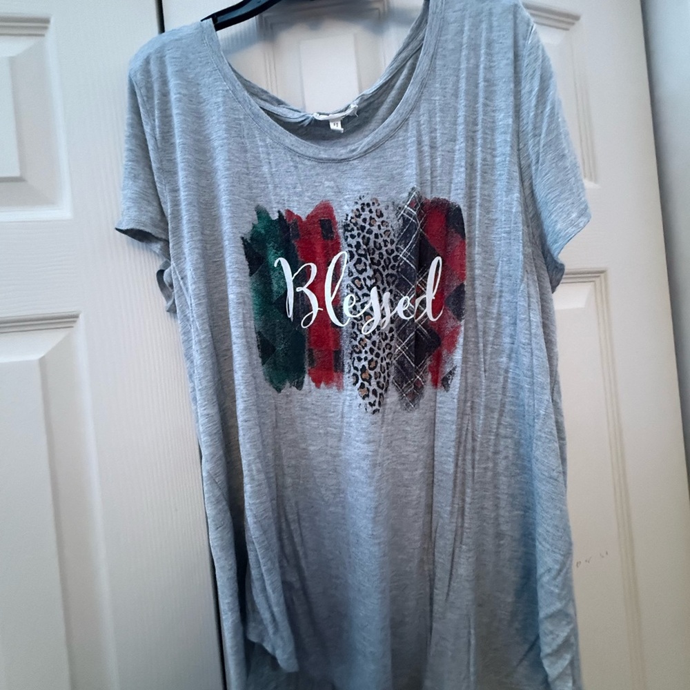 Maurices Gray Graphic T-Shirt with Red and Leopard Accents